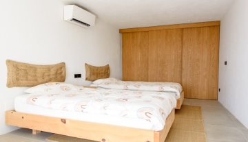 Resa estates huis kopen Ibiza es cubells villa single beds 2.jpg